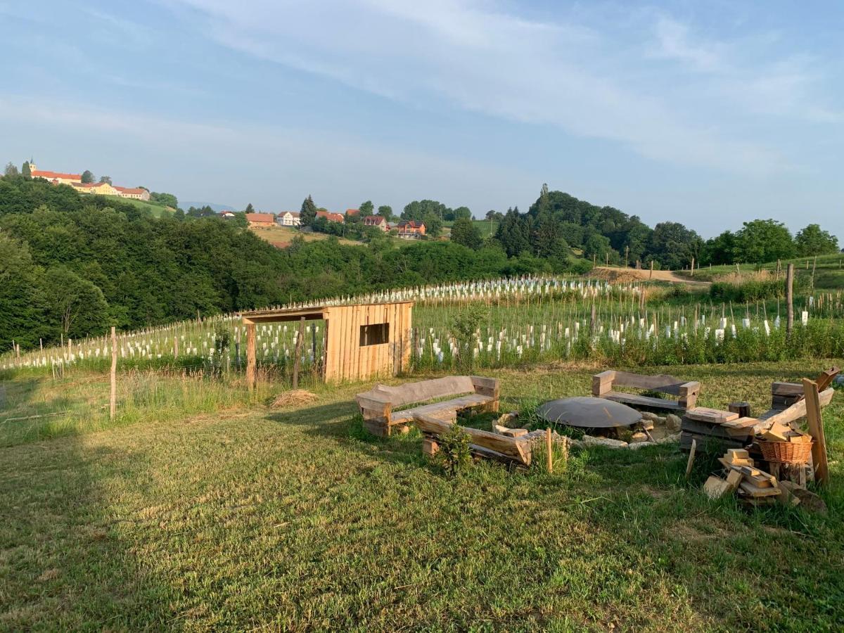Boutique Glamping Divja Divine Villa Zgornja Korena Buitenkant foto
