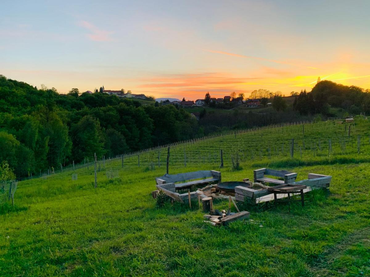 Boutique Glamping Divja Divine Villa Zgornja Korena Buitenkant foto