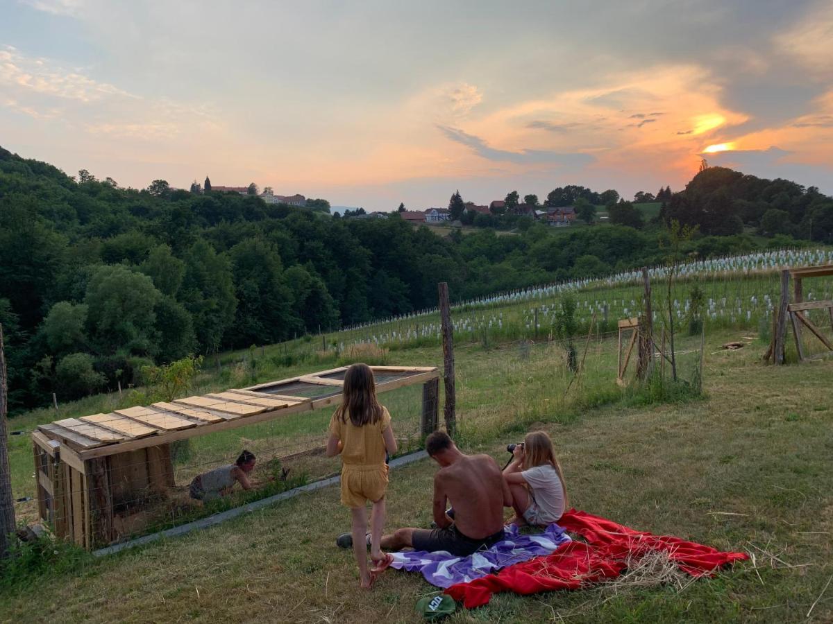 Boutique Glamping Divja Divine Villa Zgornja Korena Buitenkant foto