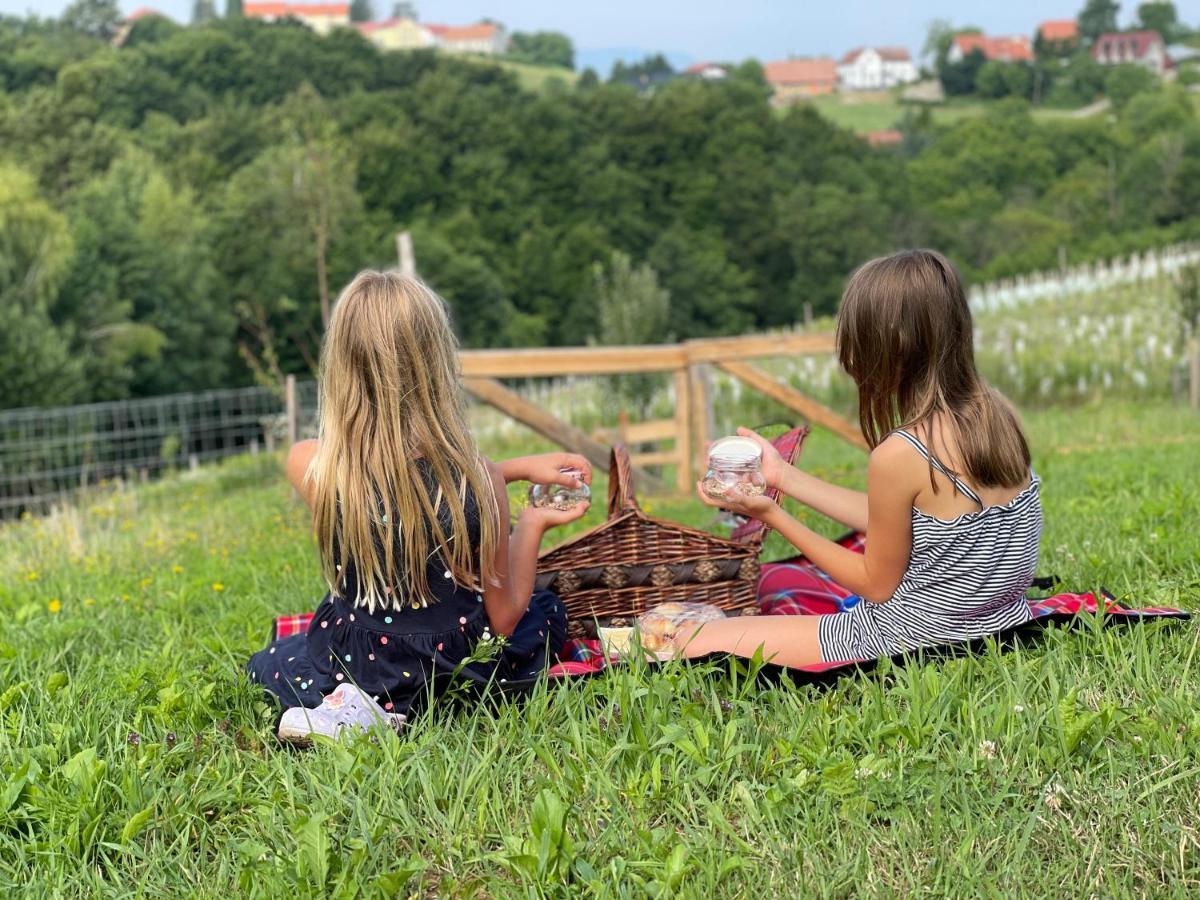 Boutique Glamping Divja Divine Villa Zgornja Korena Buitenkant foto
