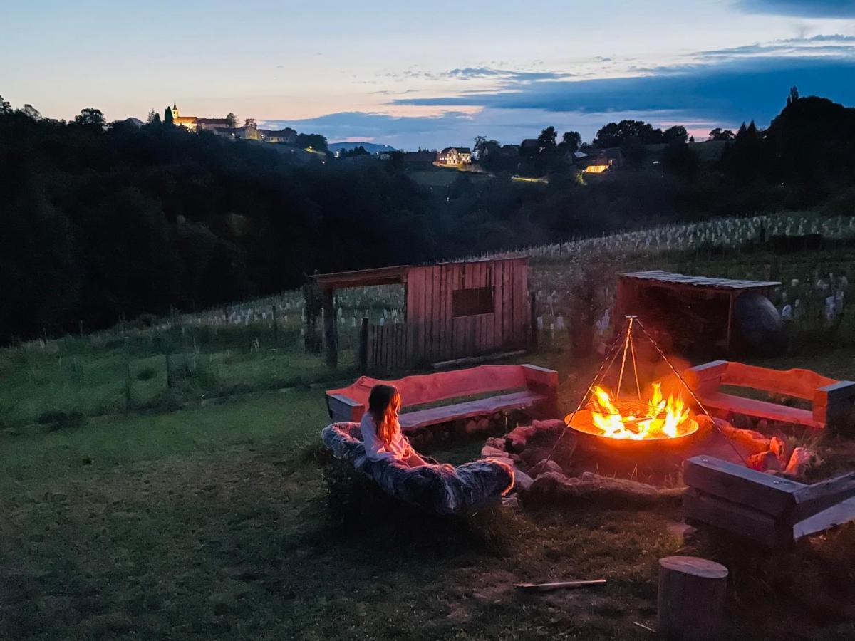 Boutique Glamping Divja Divine Villa Zgornja Korena Buitenkant foto