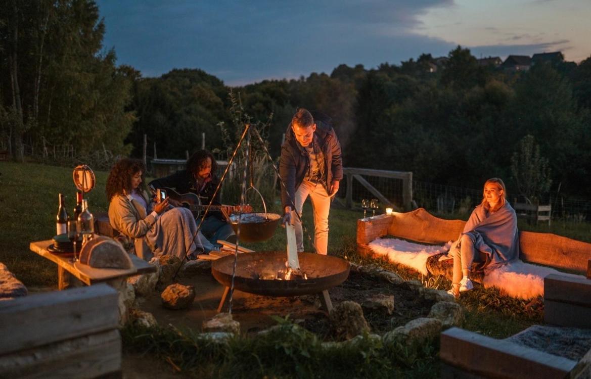 Boutique Glamping Divja Divine Villa Zgornja Korena Buitenkant foto